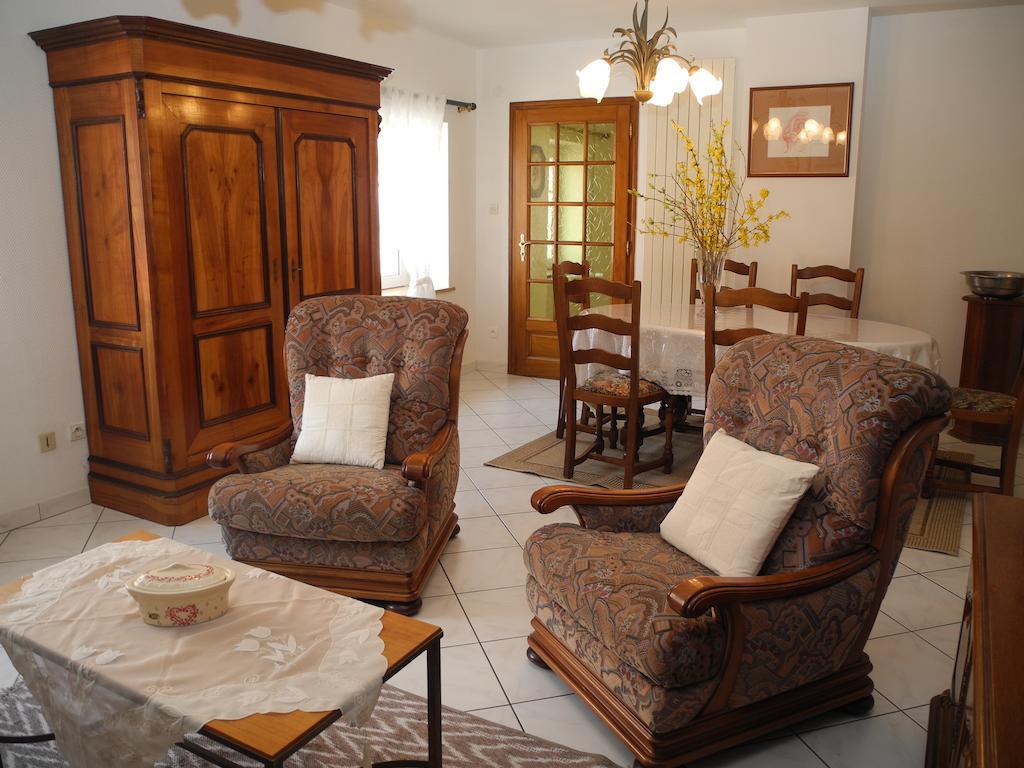Au Pied Du Chateau Lichtenberg Bilik gambar